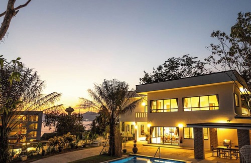 Wichit Villa | Villa with Jacuzzi &Stunning Seaview V30