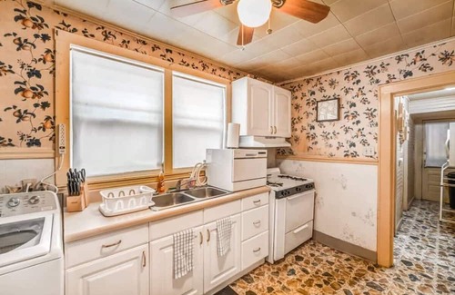 Vollintine-Evergreen Casa | Garland Haven Hideaway Both Units