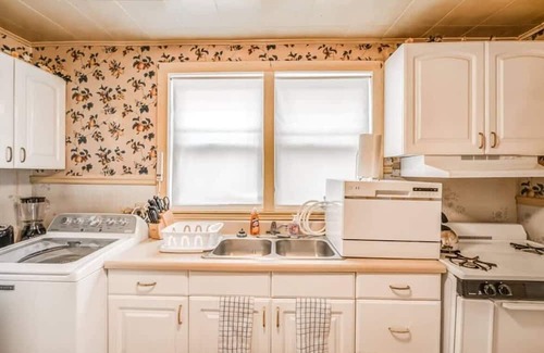 Vollintine-Evergreen Casa | Garland Haven Hideaway Both Units