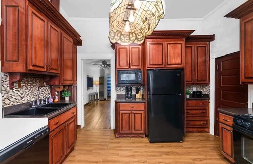 Birmingham Casa | Jefferson Ave Historic