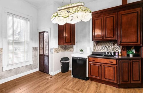 Birmingham Casa | Jefferson Ave Historic