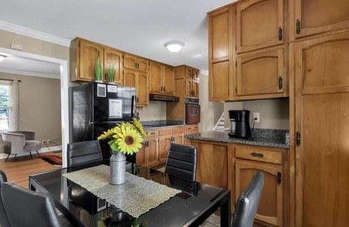 Madison Casa | Gilmore Retro Pad