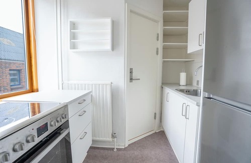 Holstebro Apartamento | Modernized Bed & Bath