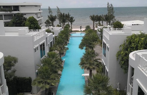 Hua Hin Hotel | The Delfini Hua Hin