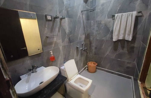 Dhanauli Hotel | Hotel OPM & Restaurant