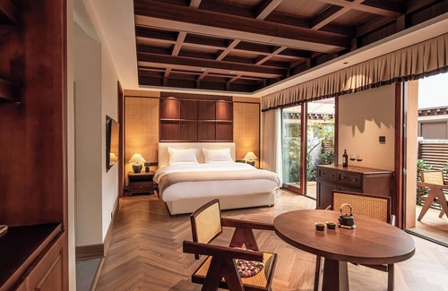 Shangri-La Hotel | La Danse Sacree Hotel