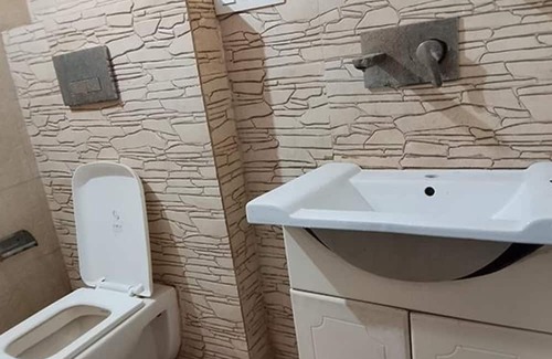 Pitampura Hotel | Fabhotel Park View I