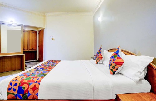 Pimpri Colony Hotel | Fabhotel Ratna Regency