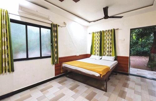 Tivarekar Wadi Hotel | Lotus Cottage