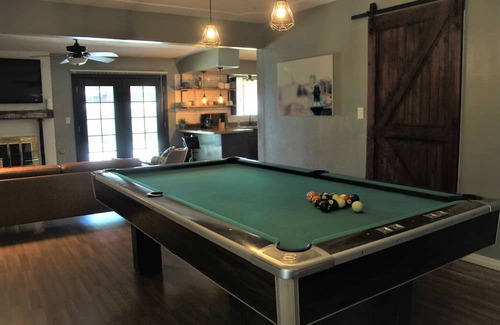 Northeast El Paso Casa | El Chuco Home W Pool Pool Table 15 min Downtown