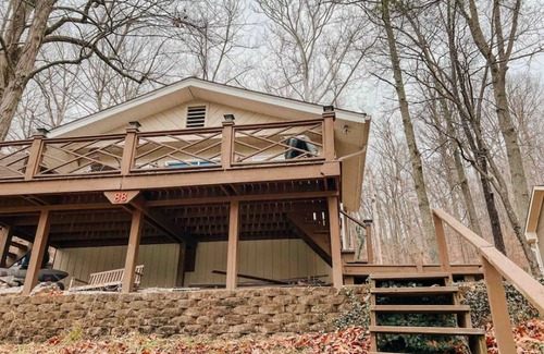 Martinsville Apartamento | Two Lakefront Cabins Next Door