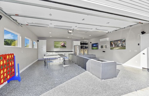 Green Bay Casa | Full Remodel Steps to Lambeau Titletown Resch
