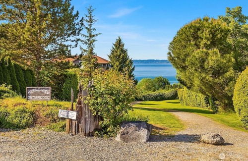 Federal Way Casa | Coastal Haven Seaside Serenity Retreat