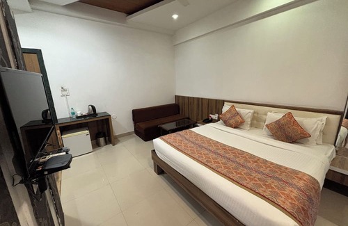 Chittorgarh Hotel | The Elegance Resort