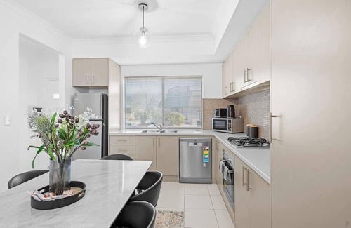 Armadale Casa | Best Location Armadale Sleeps 6