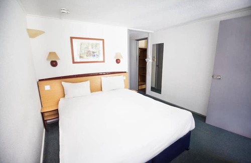 Doncaster Hotel | The Raceby Hotel Part of AG Collection