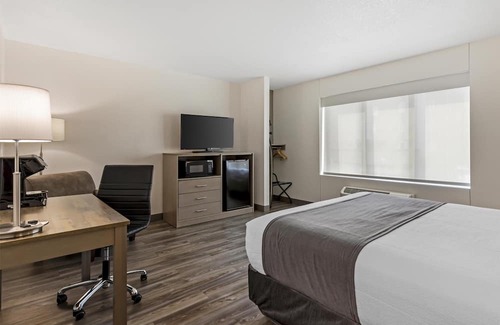 Waterloo Hotel | Executive Residency By Best Western Waterloo & Cedar Falls