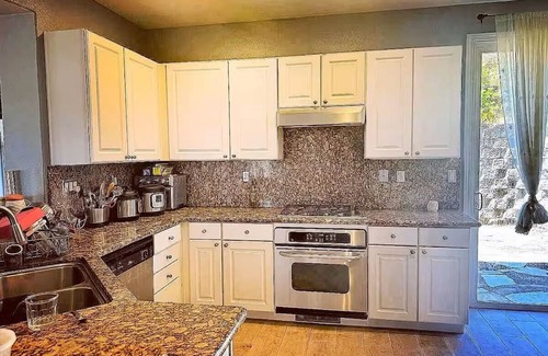 Bayshore Heights Casa | Large and Cozy Home 2BD 2BA Near SF