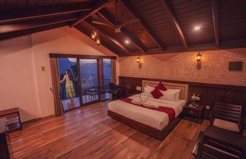 Vayittiri Hotel | Silver Oak