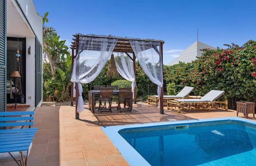 Binisafua Villa | Anana Binisafua Villa With a Pool by the sea