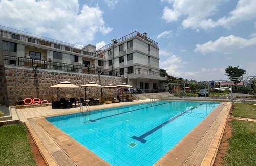 Kigali Apartamento | 4220 and 4104 Phoenix Studios