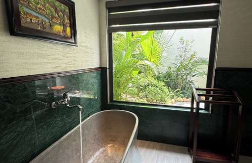 Hoa Lu Hotel | The Greenary Garden