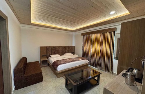 Badrinath Hotel | Hotel Kuber Palace Badrinath