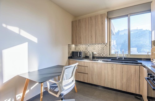 Jal El Dib Apartamento | Elevate - Sleek 2-BR Apt by Santa Maria, Jal el Dib