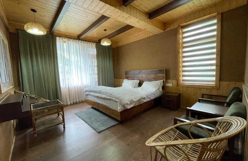 Keylong Hotel | Mud Essence