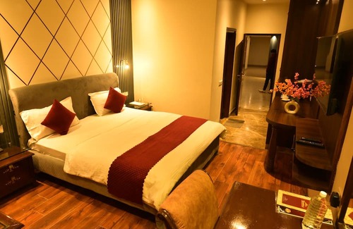 Hasanpur Complejo | Legasy Suites and Resorts