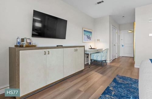 Destin Hotel | Harborwalk Harbor Suites at Harborwalk