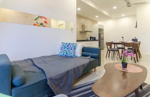 Medini Apartamento | 3BR D'pristine Suite Near Legoland, Stunning Views