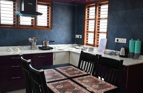 Kuvempu Nagara Apartamento | Surya-Atharva Suites
