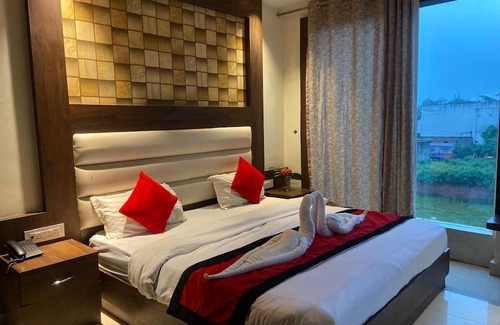 Basti Hotel | The Asha Basti AM Hotel Kollection