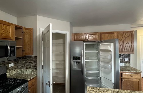 Shorewood Casa | Modern 4 Bedroom Private Vacation Home