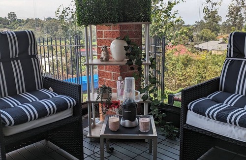 Drouin Casa | Cosy Spacious Hill Holiday Home