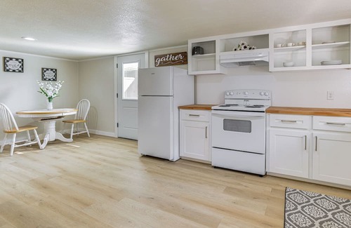Crosby Cabaña | 'crosby Huffman Hideaway' Serene Escape w/Yard