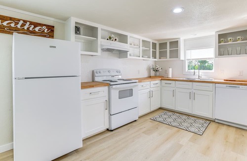Crosby Cabaña | 'crosby Huffman Hideaway' Serene Escape w/Yard
