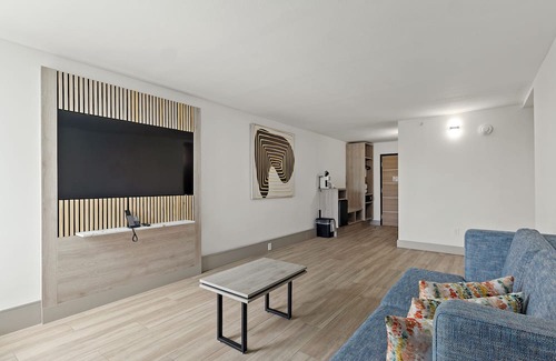 FM 1960 Hotel | Kompose Hotel