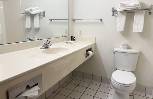 Obetz Hotel | Surestay By Best Western Obetz Rickenbacker Airport