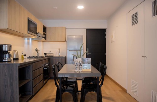 Miraflores Apartamento | w Elegant 2BR w/Great Balcony in Miraflores
