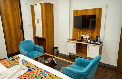 Rau Complejo | Aceotel Resort 7th Cloud Indore