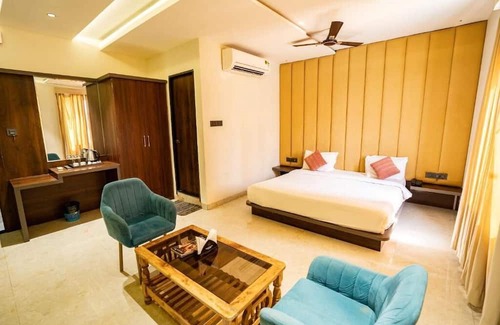 Rau Complejo | Aceotel Resort 7th Cloud Indore