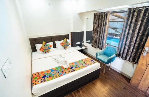Rau Complejo | Aceotel Resort 7th Cloud Indore