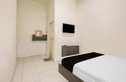 Panakkukang Hotel | OYO 94741 Wisma Makassar