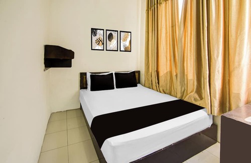 Panakkukang Hotel | OYO 94741 Wisma Makassar