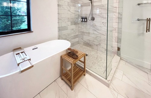 Hendersonville Hotel | Allora