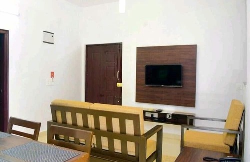 Gokulam Apartamento | VARSHA ENCLAVE TRINITY HOUSE