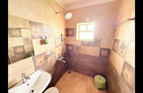 Rasulgarh Hotel | PARADISE PREMIUM