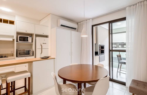 Penha Apartamento | Modern apt With Pool Near the Beach Avr0203